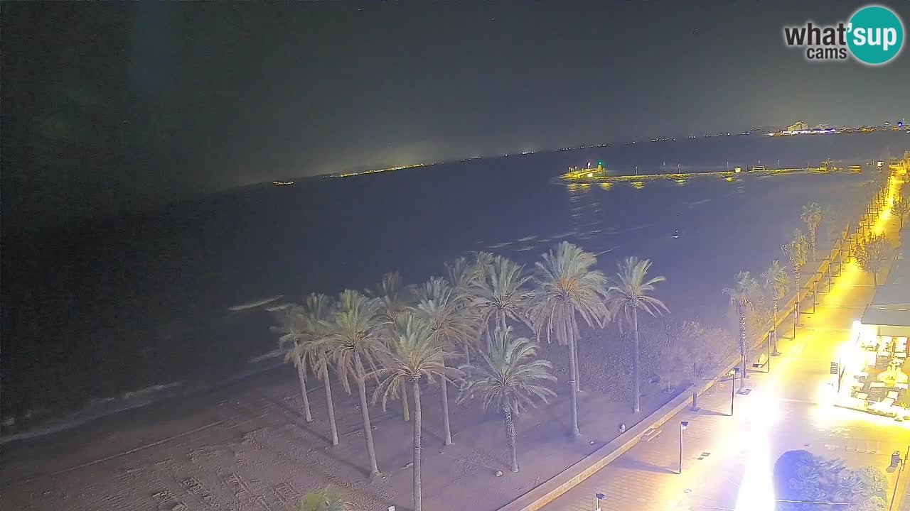 Kamera v Živo Roses plaža – pogled s hotela Montecarlo