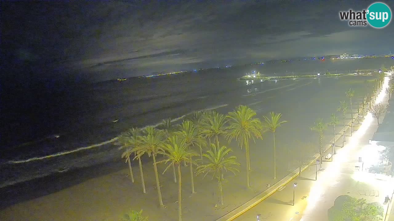 Kamera v Živo Roses plaža – pogled s hotela Montecarlo