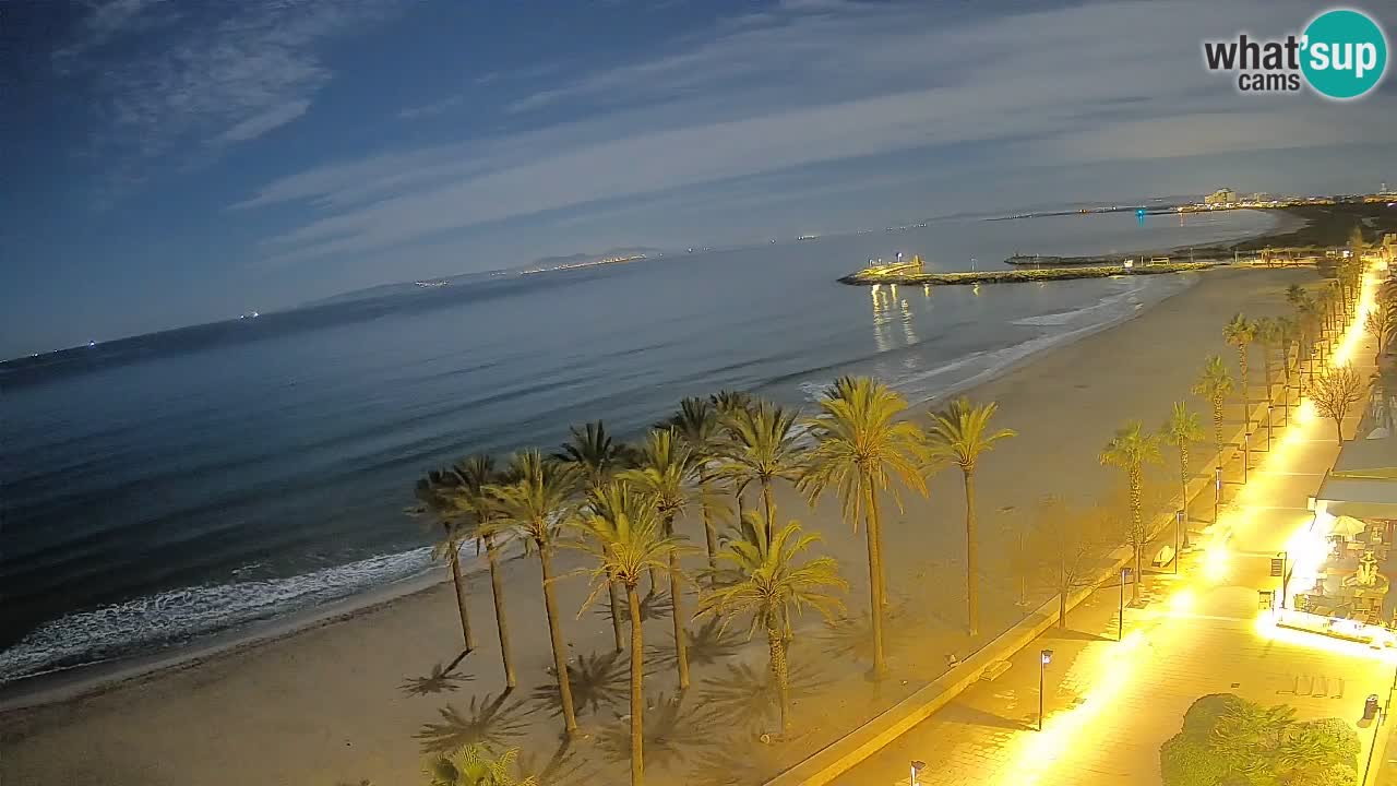 Kamera v Živo Roses plaža – pogled s hotela Montecarlo