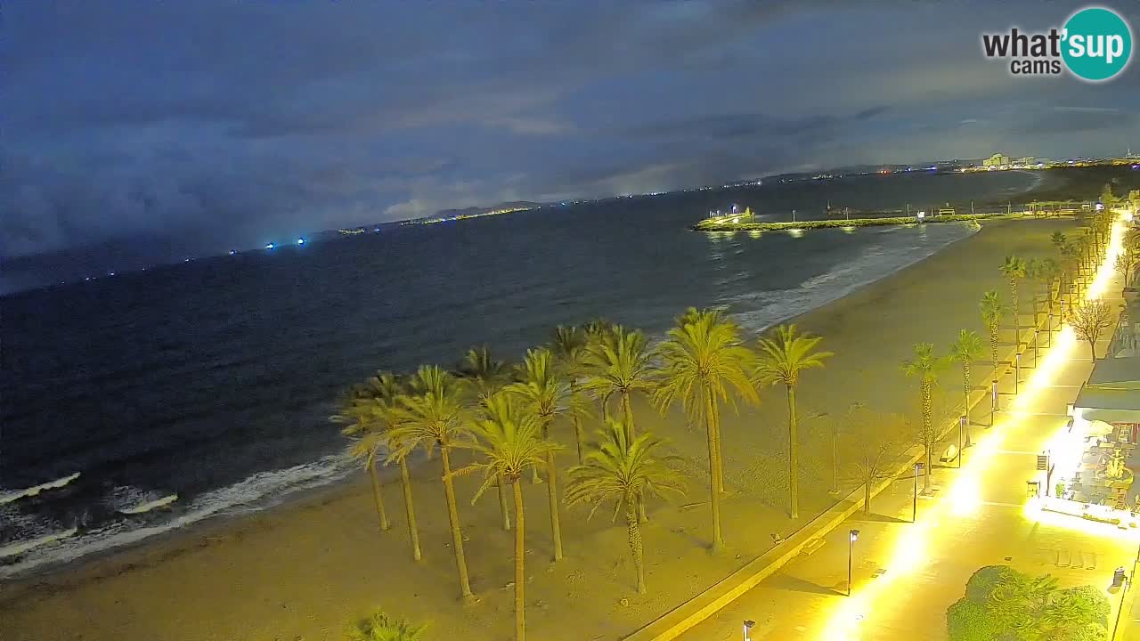 Kamera v Živo Roses plaža – pogled s hotela Montecarlo