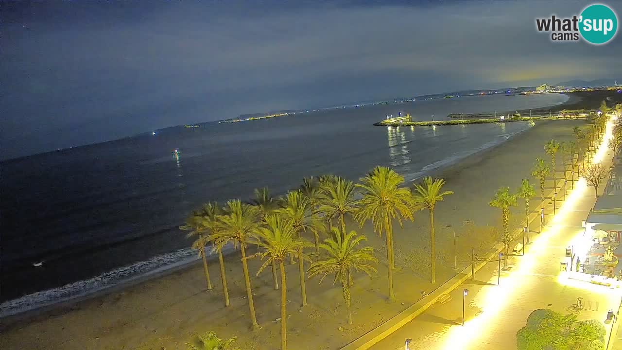 Kamera v Živo Roses plaža – pogled s hotela Montecarlo