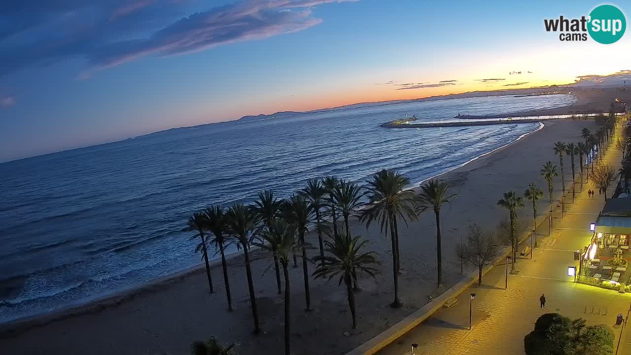 Kamera v Živo Roses plaža – pogled s hotela Montecarlo