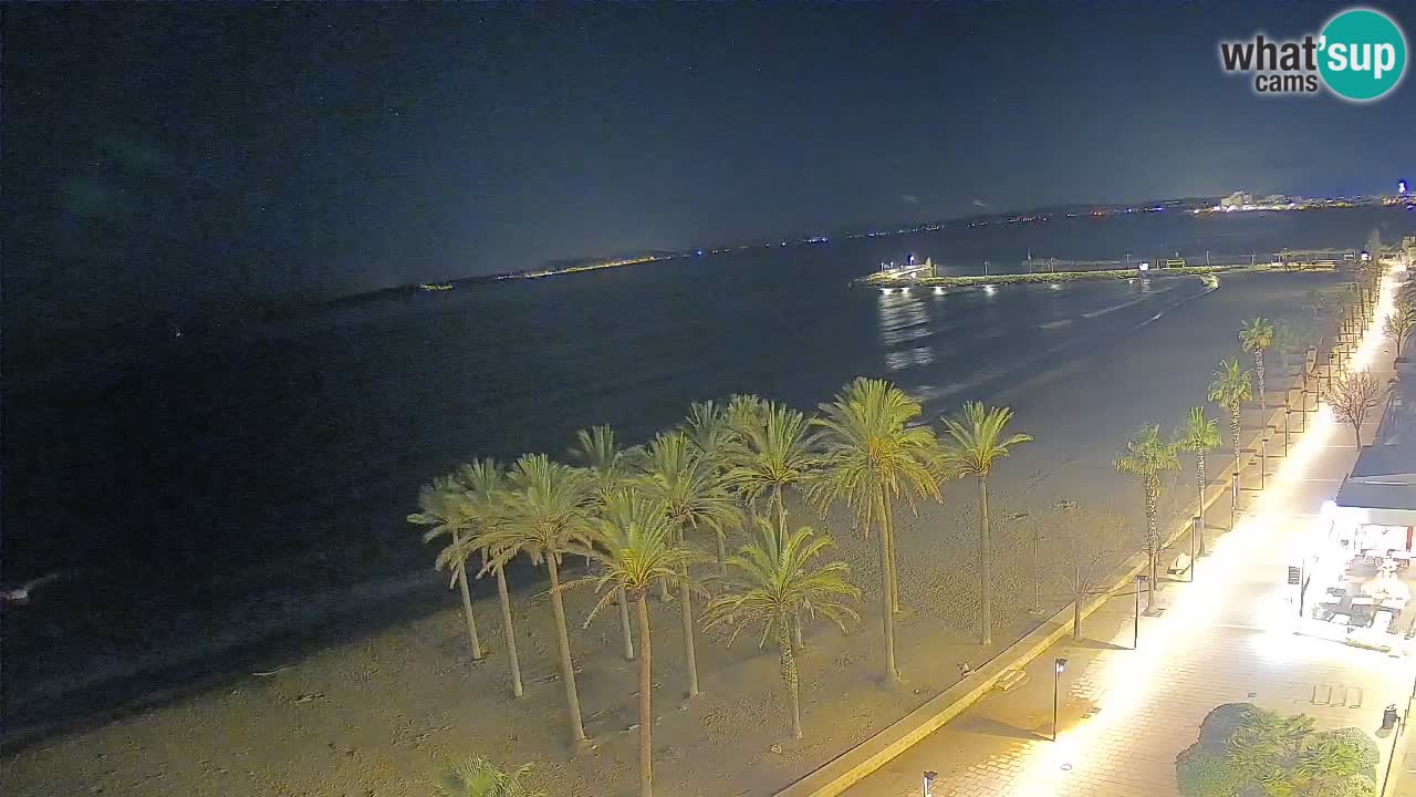 Kamera v Živo Roses plaža – pogled s hotela Montecarlo