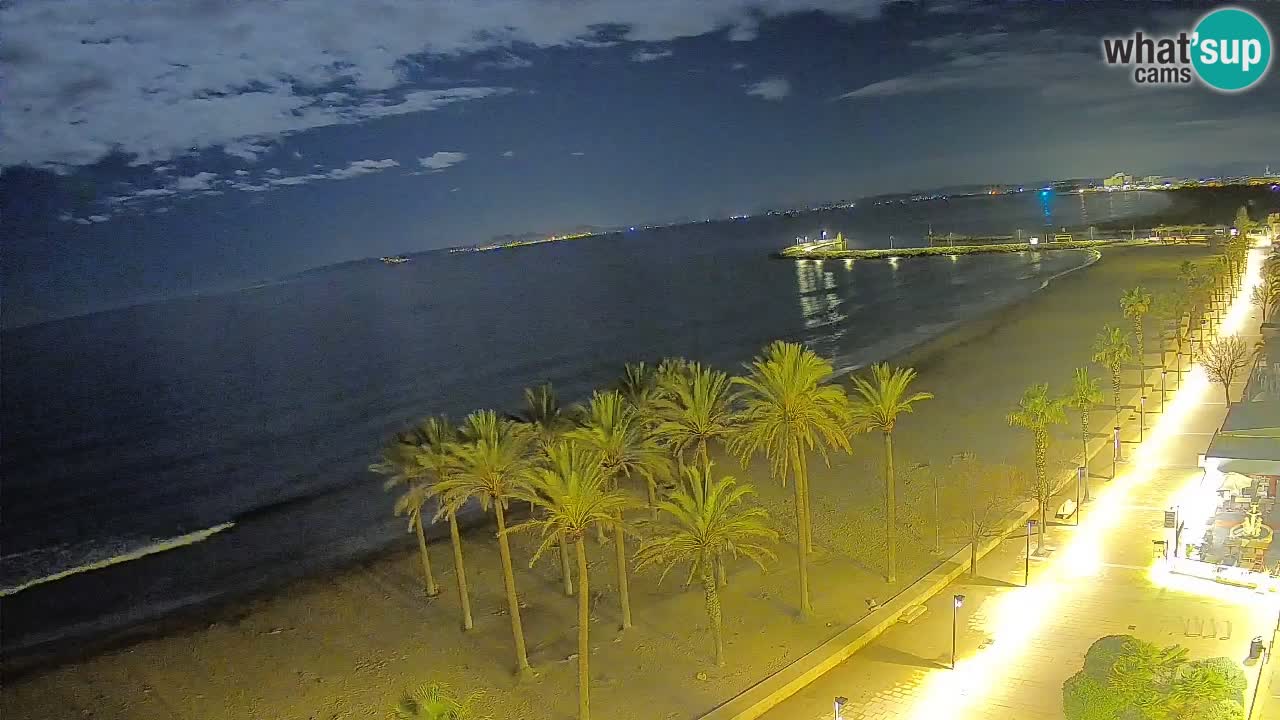 Kamera v Živo Roses plaža – pogled s hotela Montecarlo