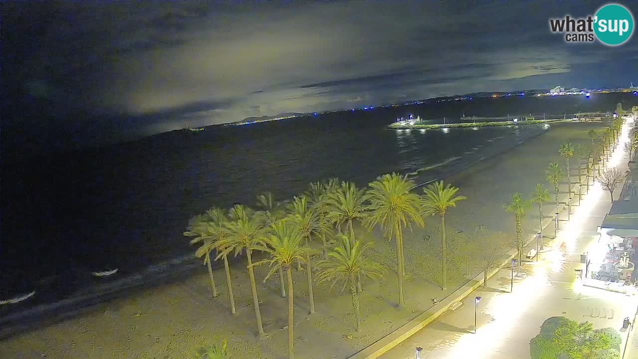 Kamera v Živo Roses plaža – pogled s hotela Montecarlo