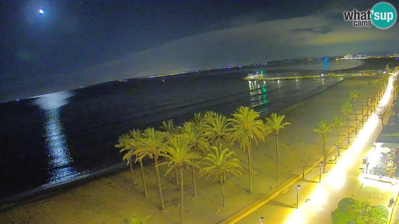 Kamera v Živo Roses plaža – pogled s hotela Montecarlo