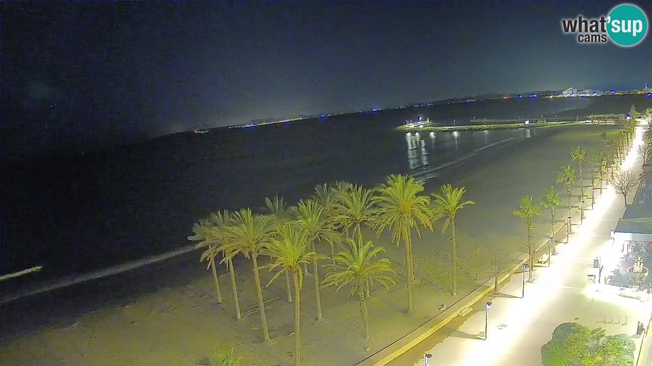 Kamera v Živo Roses plaža – pogled s hotela Montecarlo