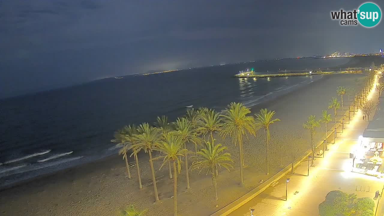 Kamera v Živo Roses plaža – pogled s hotela Montecarlo