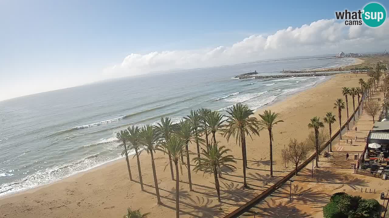 Kamera v Živo Roses plaža – pogled s hotela Montecarlo