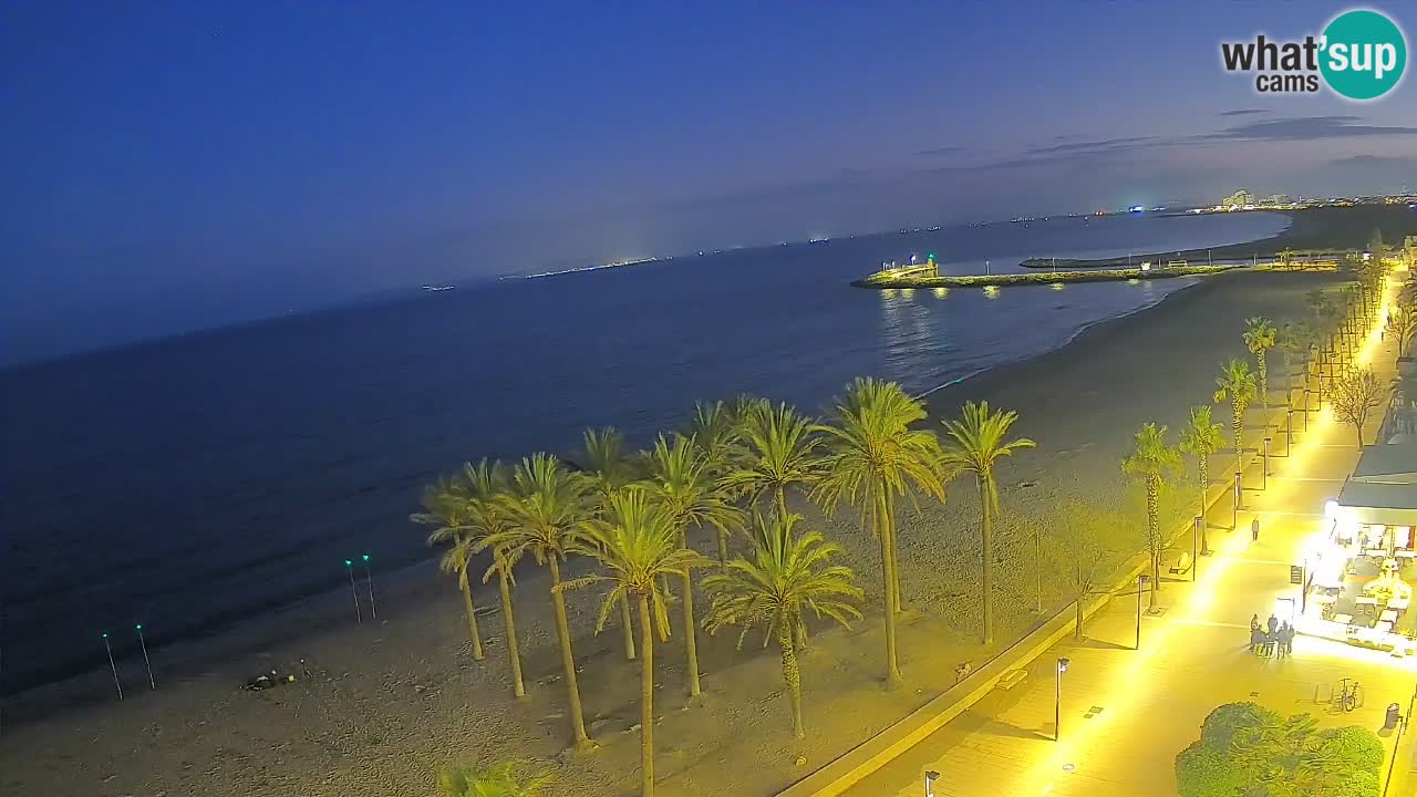 Kamera v Živo Roses plaža – pogled s hotela Montecarlo