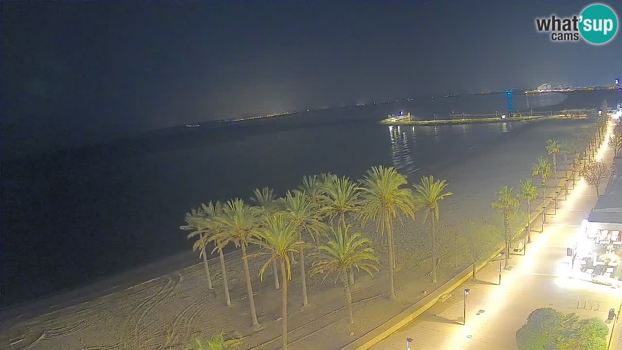 Kamera v Živo Roses plaža – pogled s hotela Montecarlo