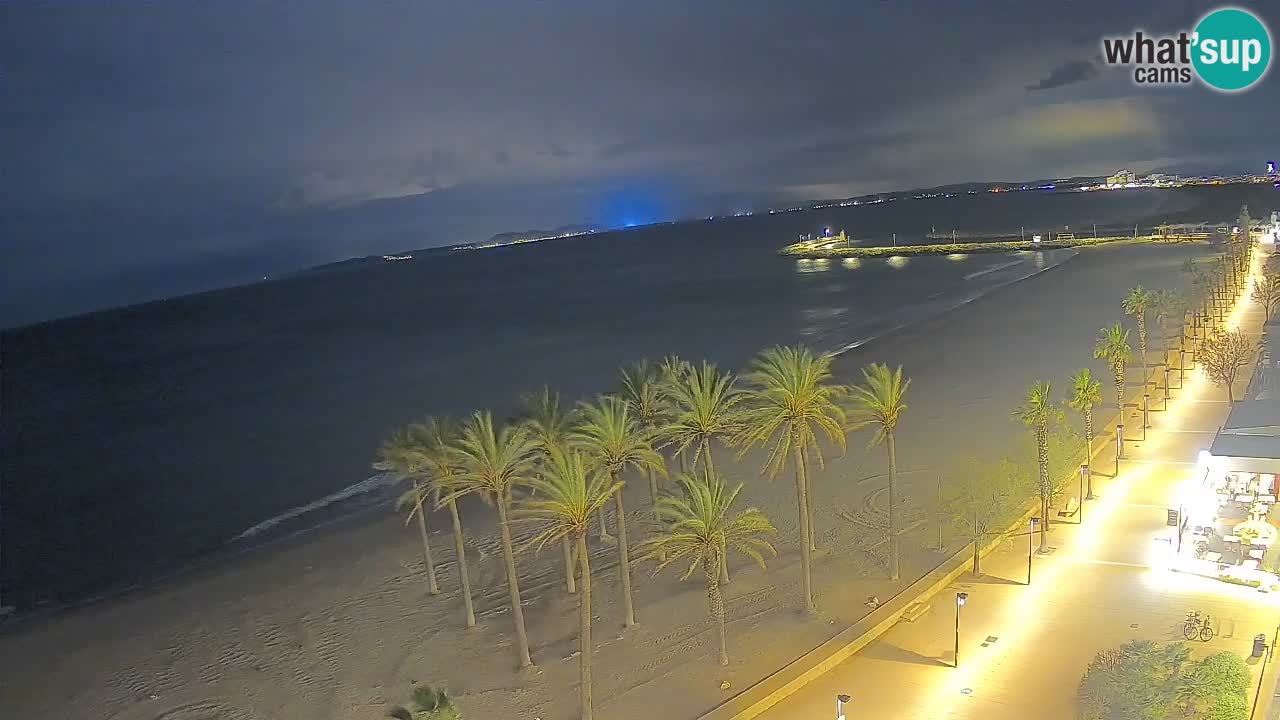 Kamera v Živo Roses plaža – pogled s hotela Montecarlo