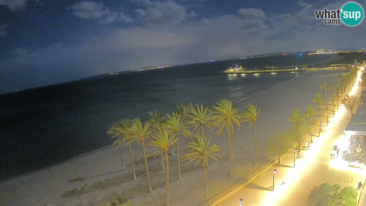 Kamera v Živo Roses plaža – pogled s hotela Montecarlo