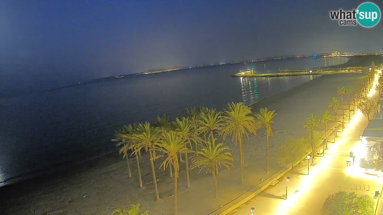 Kamera v Živo Roses plaža – pogled s hotela Montecarlo