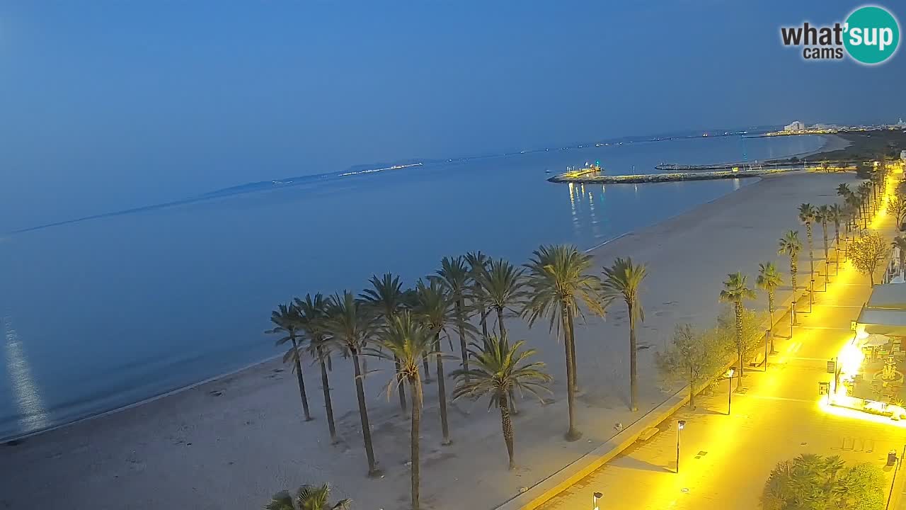 Kamera v Živo Roses plaža – pogled s hotela Montecarlo