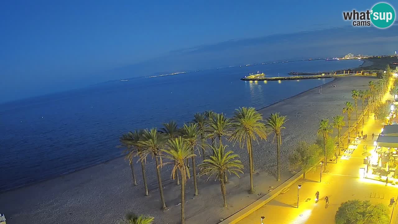 Kamera v Živo Roses plaža – pogled s hotela Montecarlo