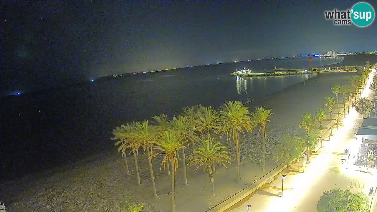 Kamera v Živo Roses plaža – pogled s hotela Montecarlo