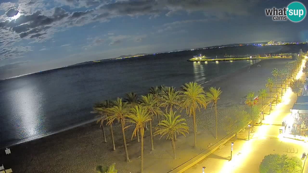Kamera v Živo Roses plaža – pogled s hotela Montecarlo