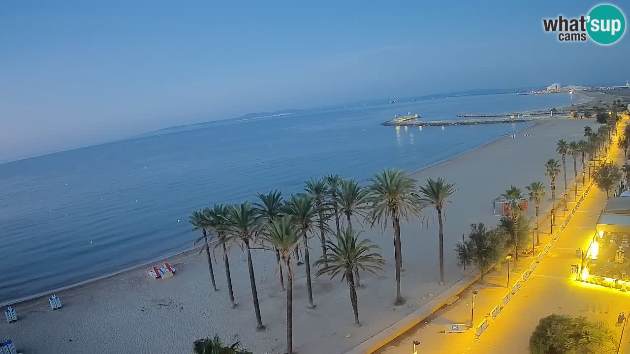 Kamera v Živo Roses plaža – pogled s hotela Montecarlo