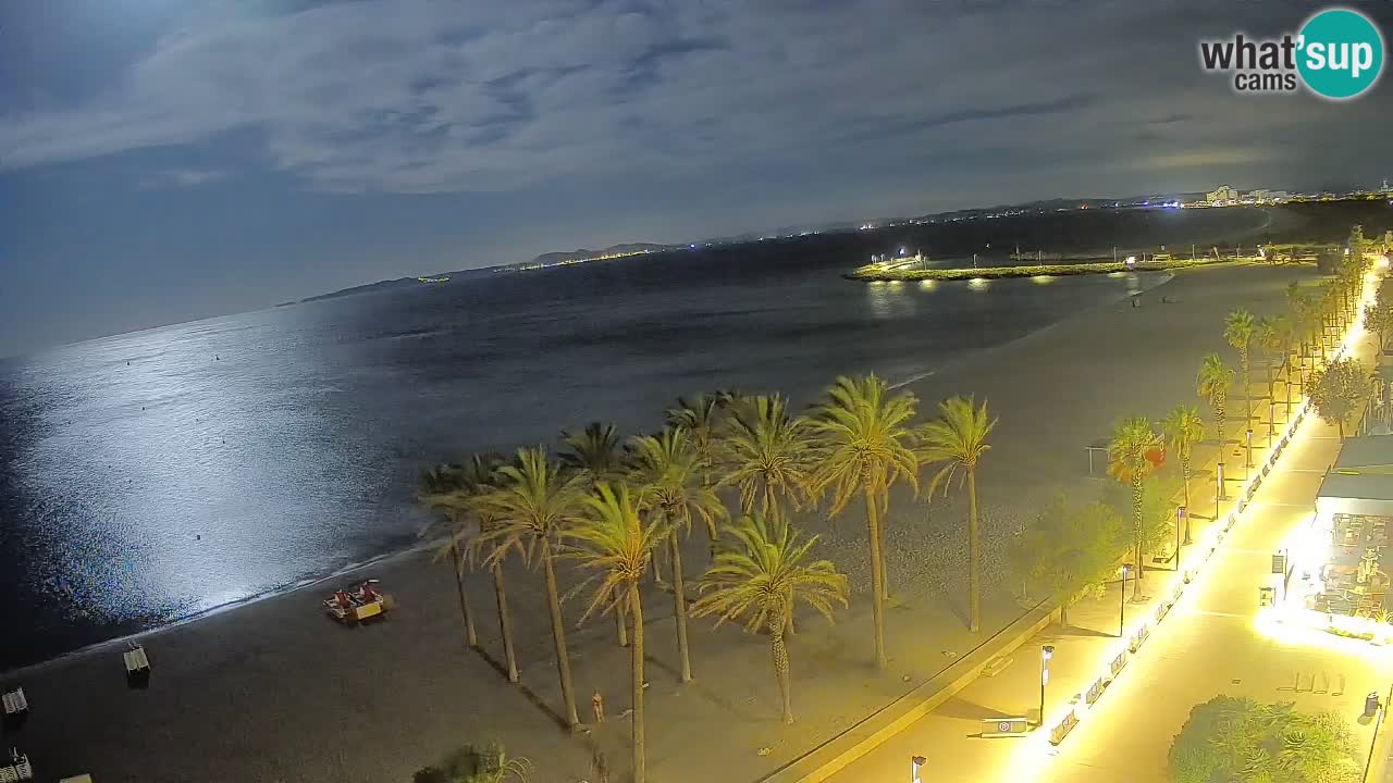 Kamera v Živo Roses plaža – pogled s hotela Montecarlo
