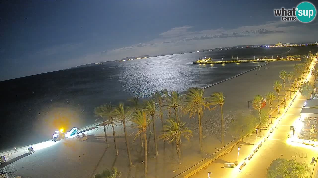 Kamera v Živo Roses plaža – pogled s hotela Montecarlo