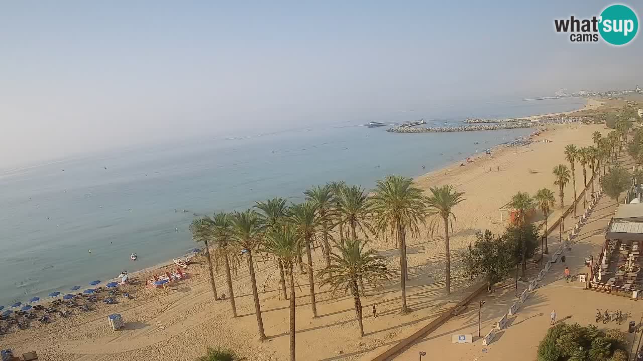 Kamera v Živo Roses plaža – pogled s hotela Montecarlo