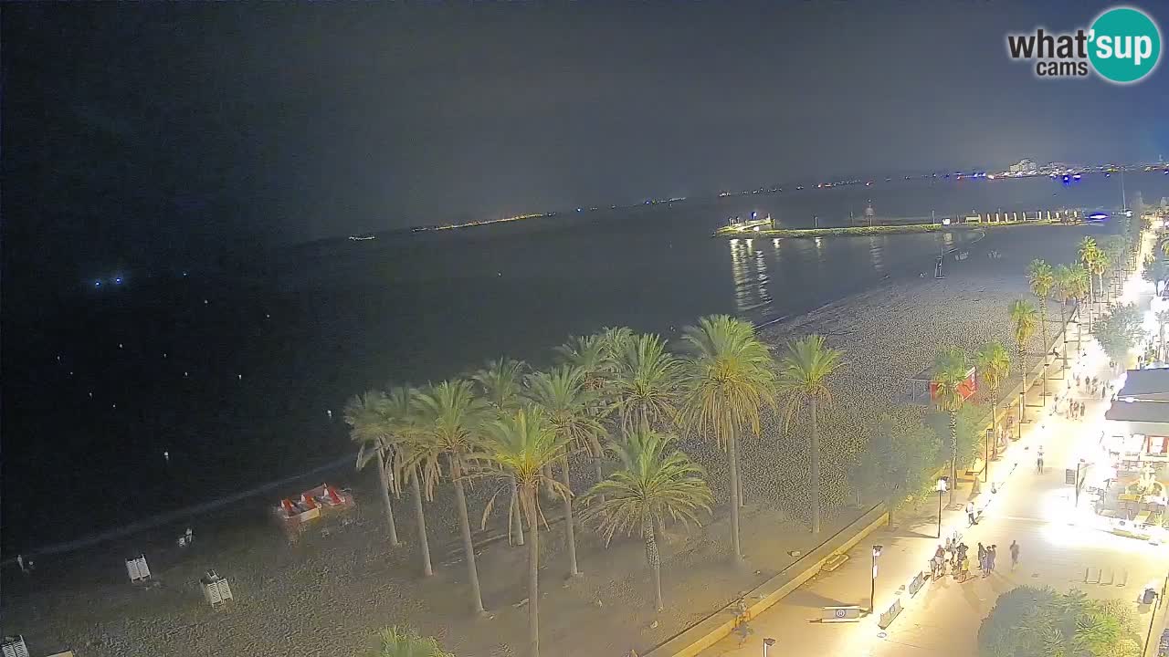 Kamera v Živo Roses plaža – pogled s hotela Montecarlo