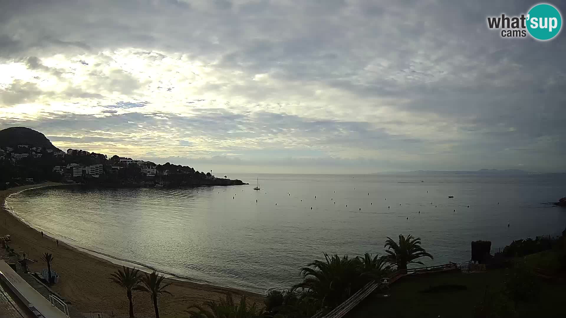 Platja de l’Almadrava beach Live Webcam Roses – Costa Brava – Spain