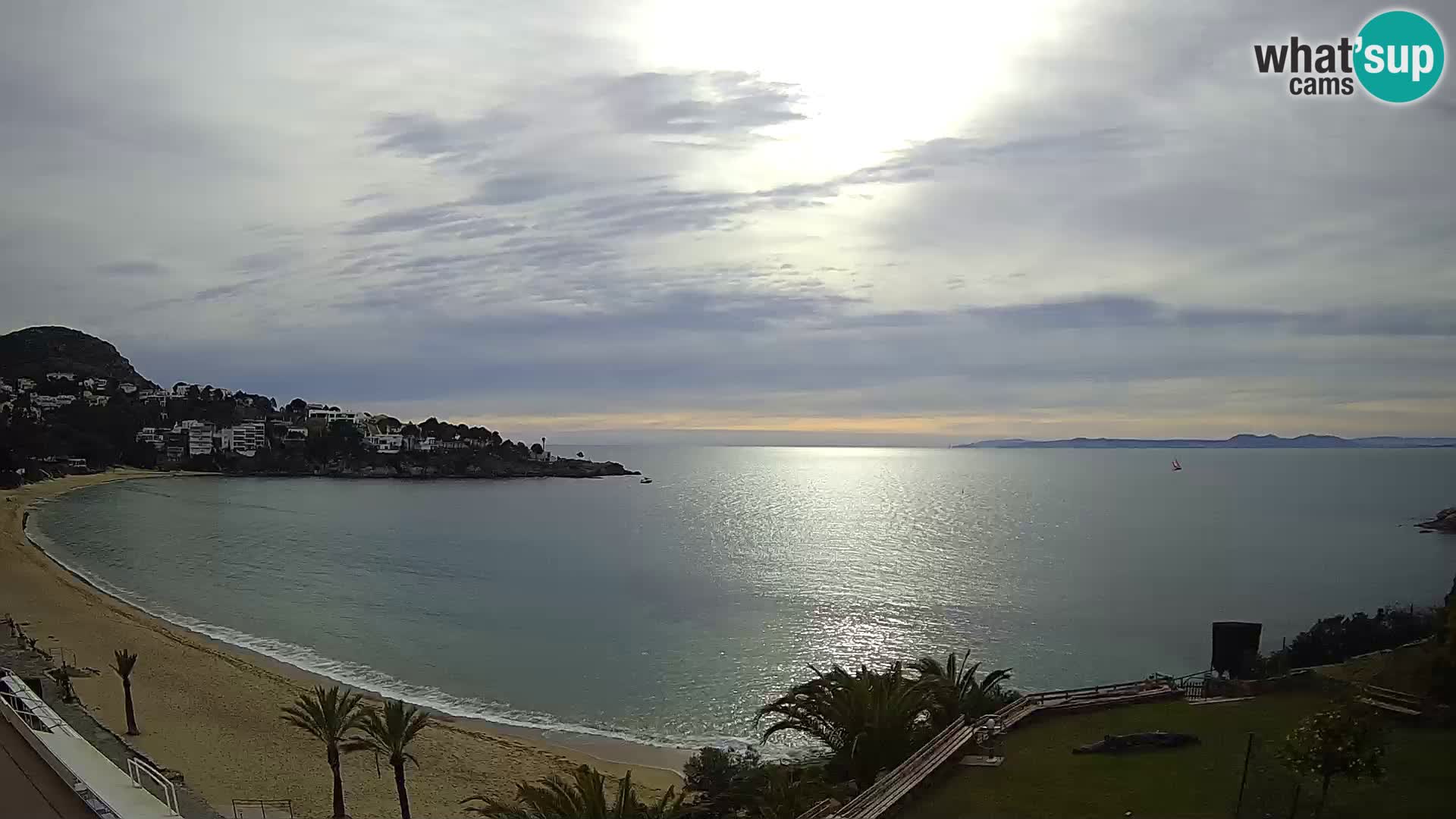 Platja de l’Almadrava beach Live Webcam Roses – Costa Brava – Spain