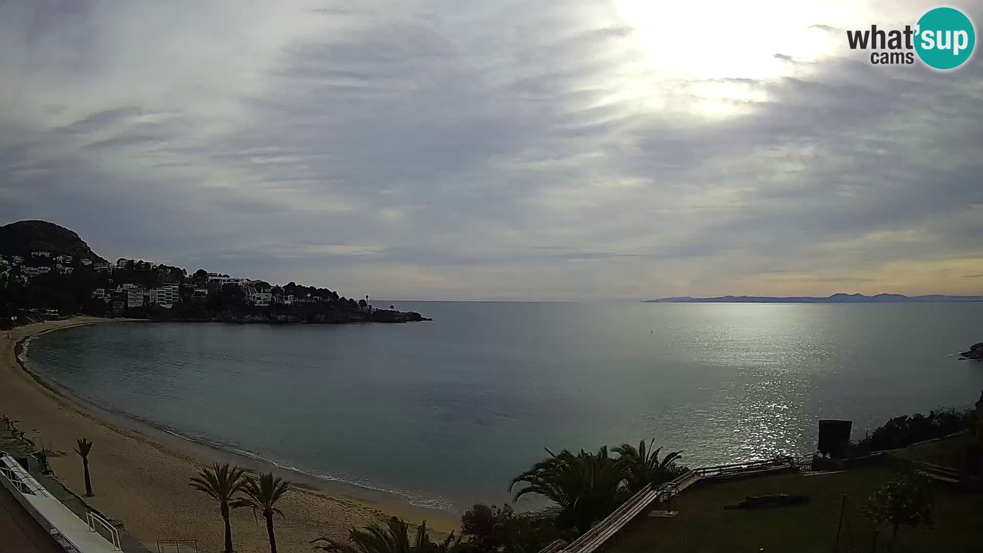 Platja de l’Almadrava beach Live Webcam Roses – Costa Brava – Spain