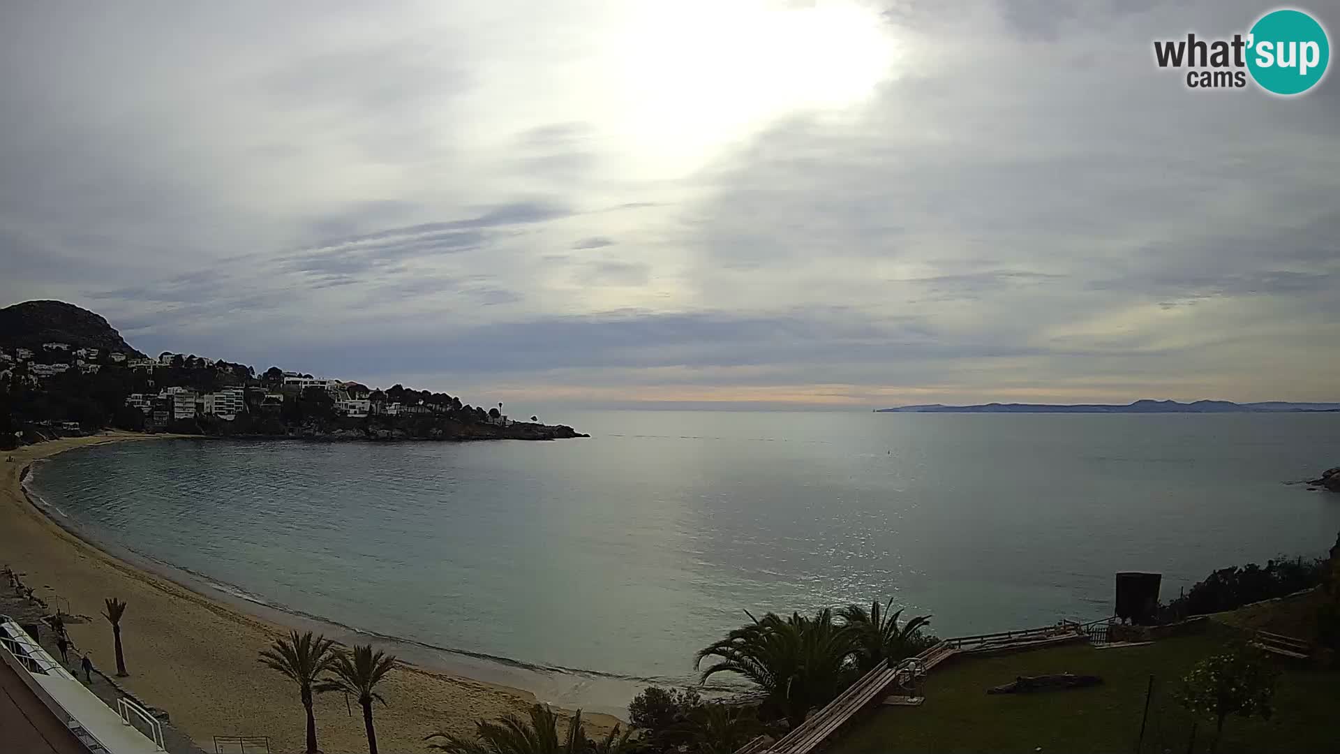 Platja de l’Almadrava beach Live Webcam Roses – Costa Brava – Spain