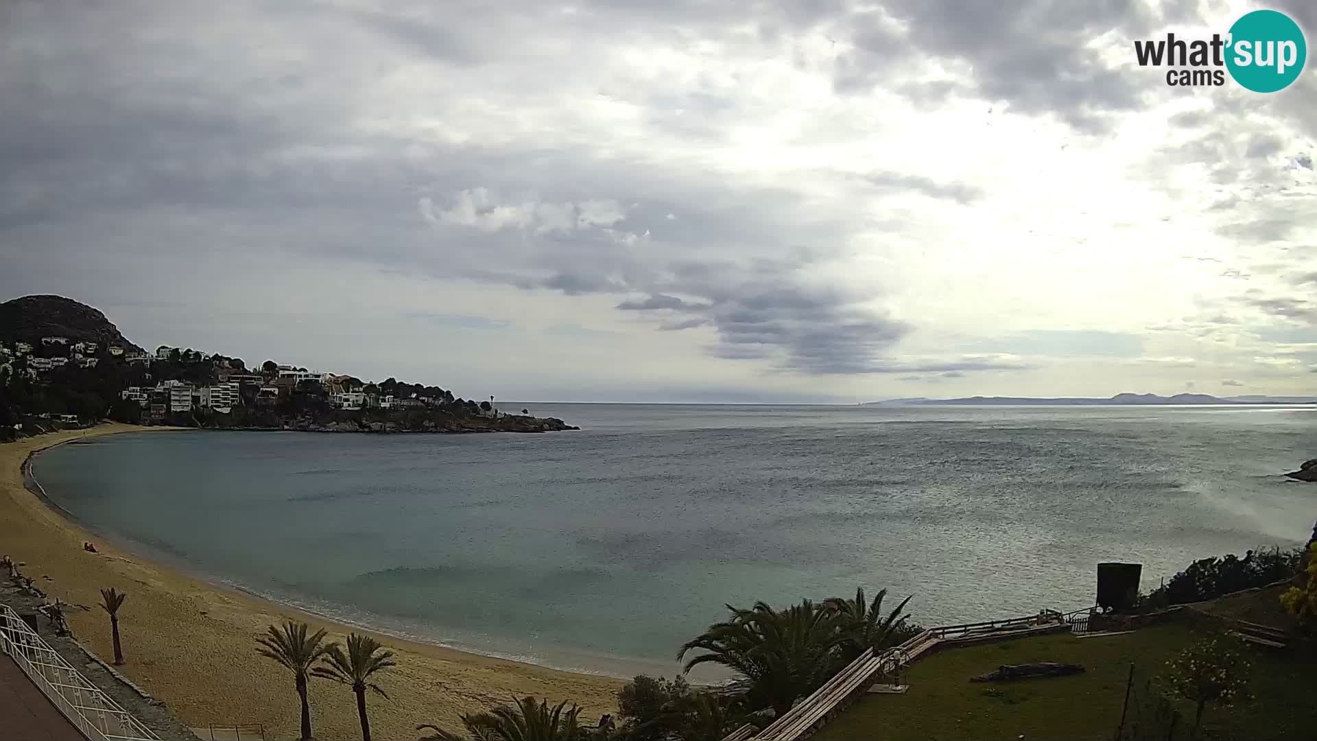 Platja de l’Almadrava beach Live Webcam Roses – Costa Brava – Spain