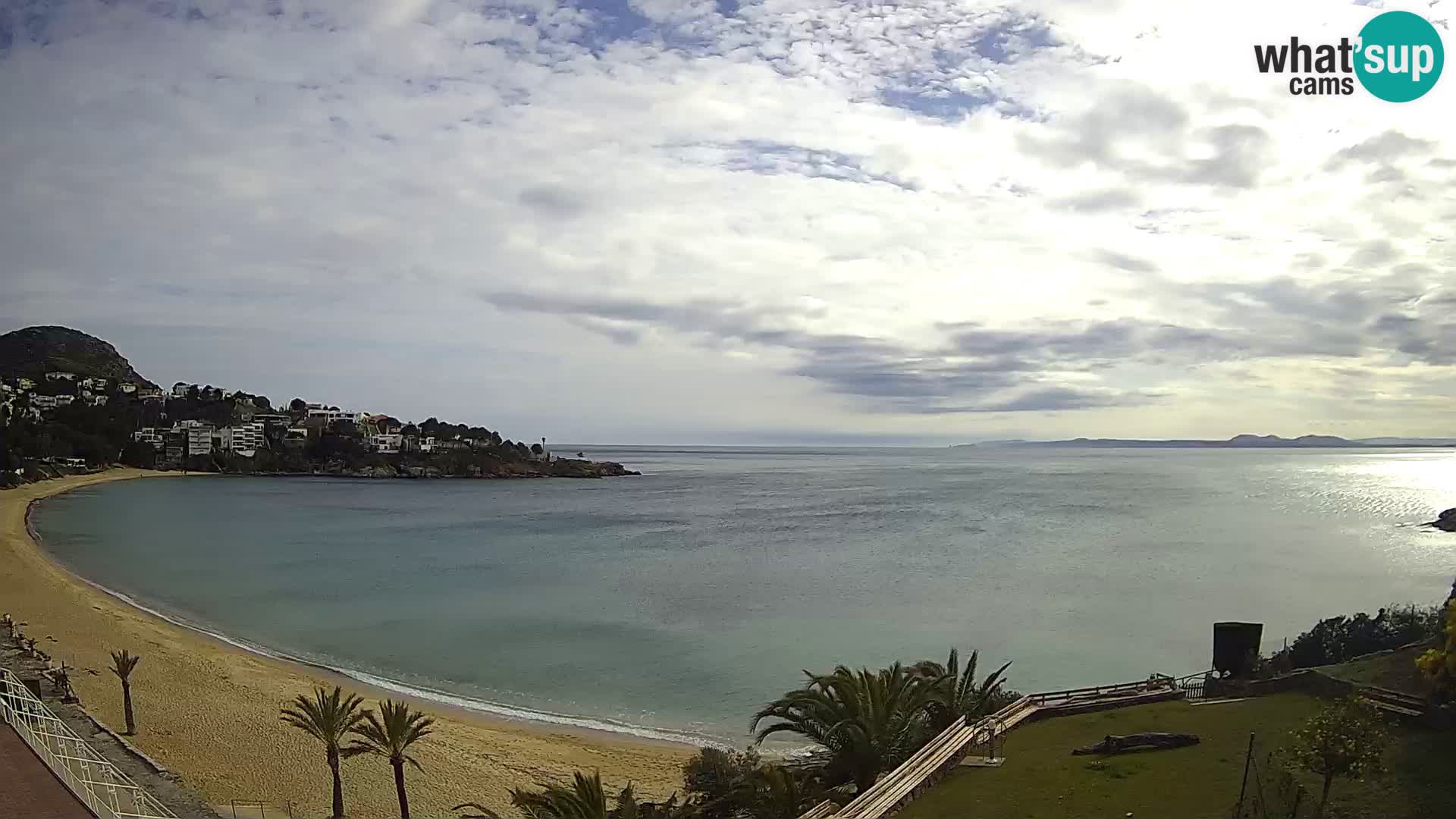 Platja de l’Almadrava beach Live Webcam Roses – Costa Brava – Spain