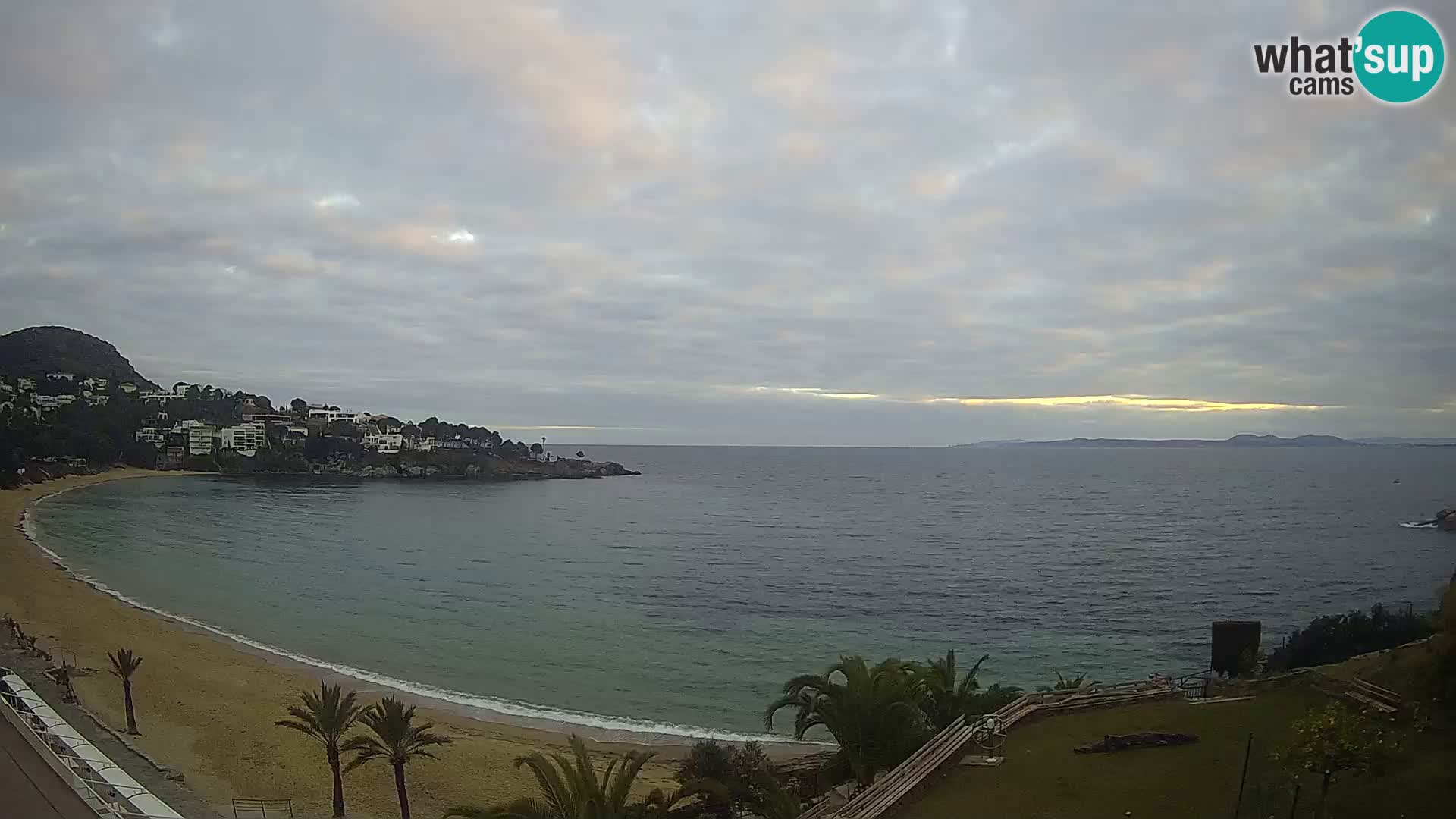 Platja de l’Almadrava beach Live Webcam Roses – Costa Brava – Spain