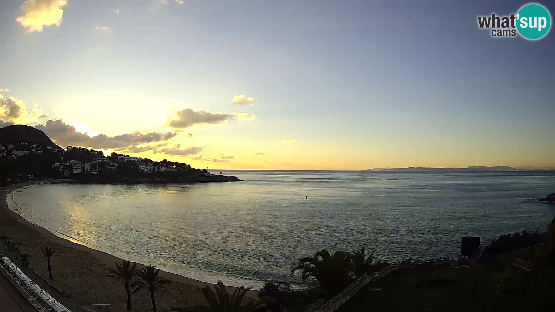 Platja de l’Almadrava beach Live Webcam Roses – Costa Brava – Spain