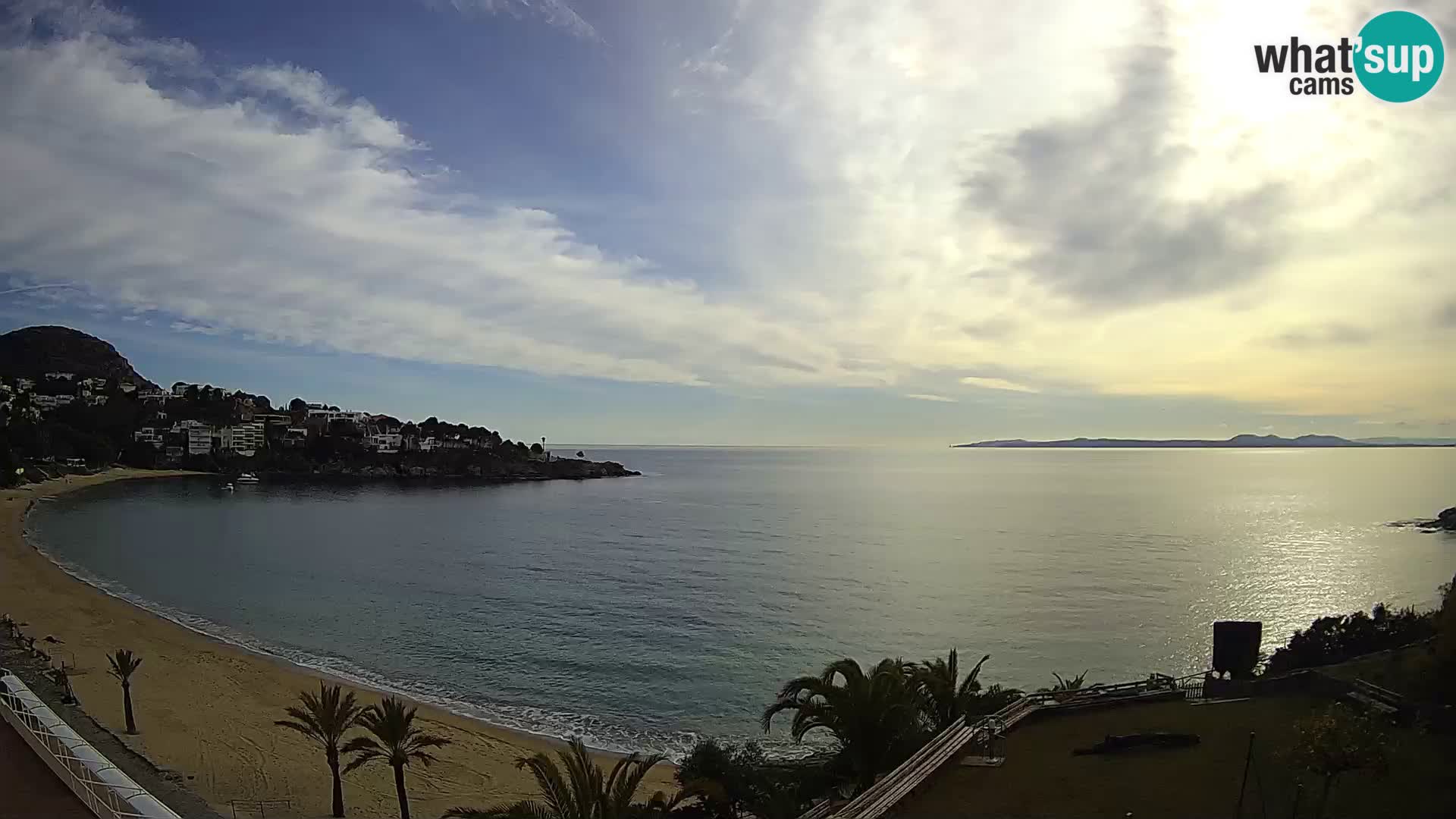 Platja de l’Almadrava beach Live Webcam Roses – Costa Brava – Spain
