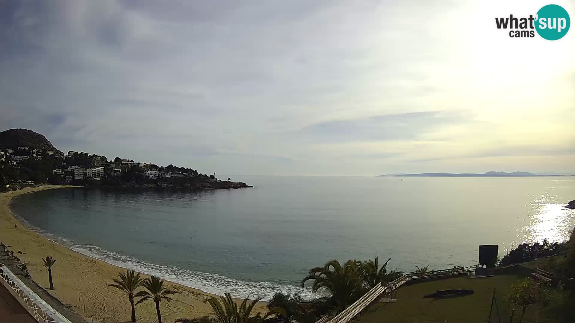 Platja de l’Almadrava beach Live Webcam Roses – Costa Brava – Spain