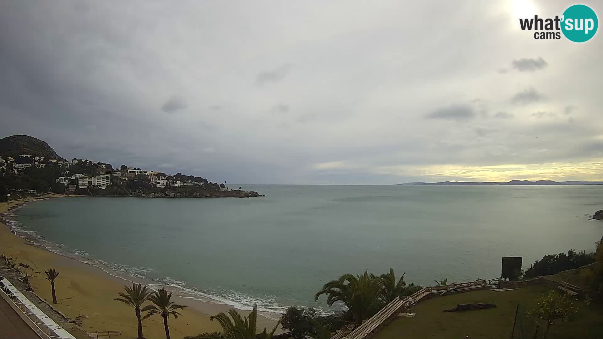 Platja de l’Almadrava beach Live Webcam Roses – Costa Brava – Spain