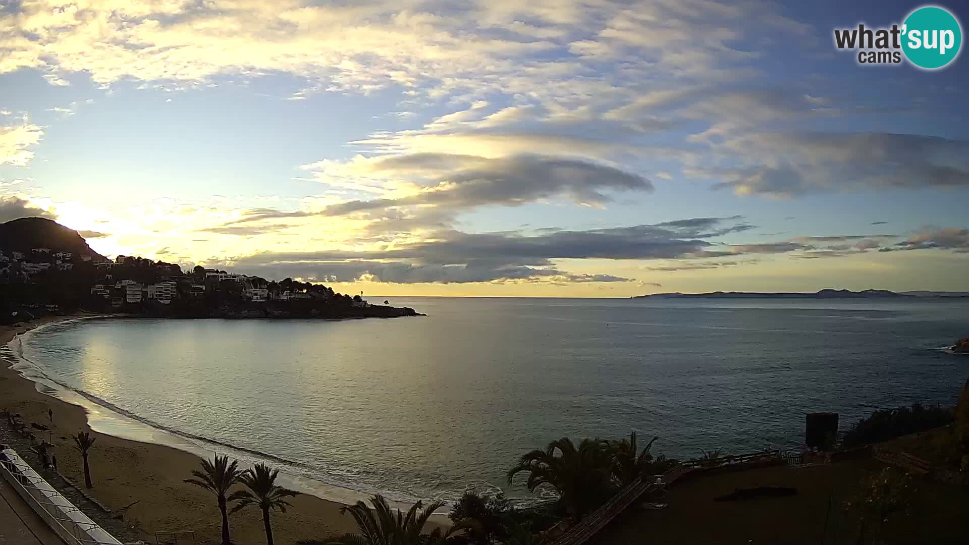 Platja de l’Almadrava beach Live Webcam Roses – Costa Brava – Spain