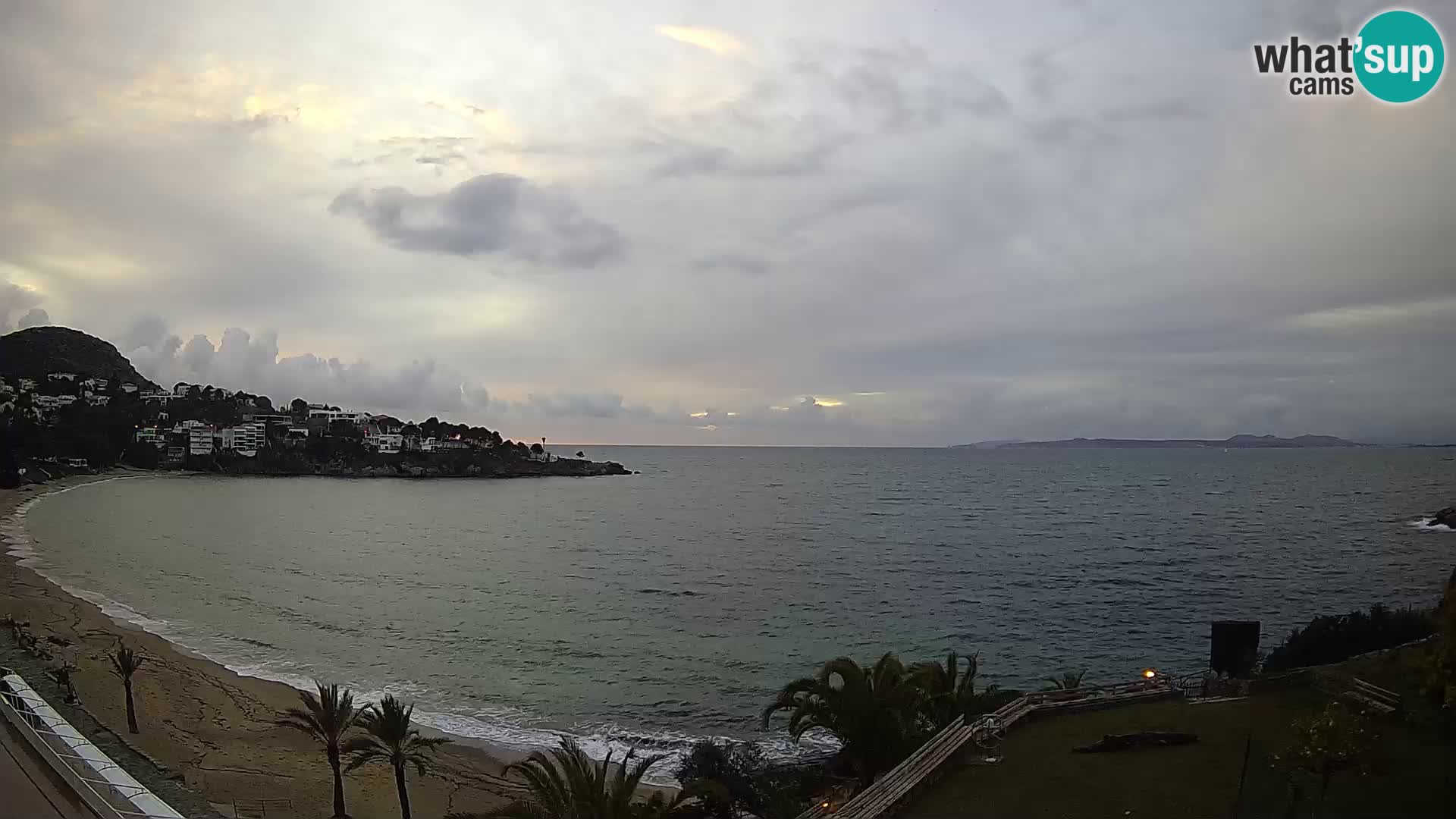Platja de l’Almadrava beach Live Webcam Roses – Costa Brava – Spain