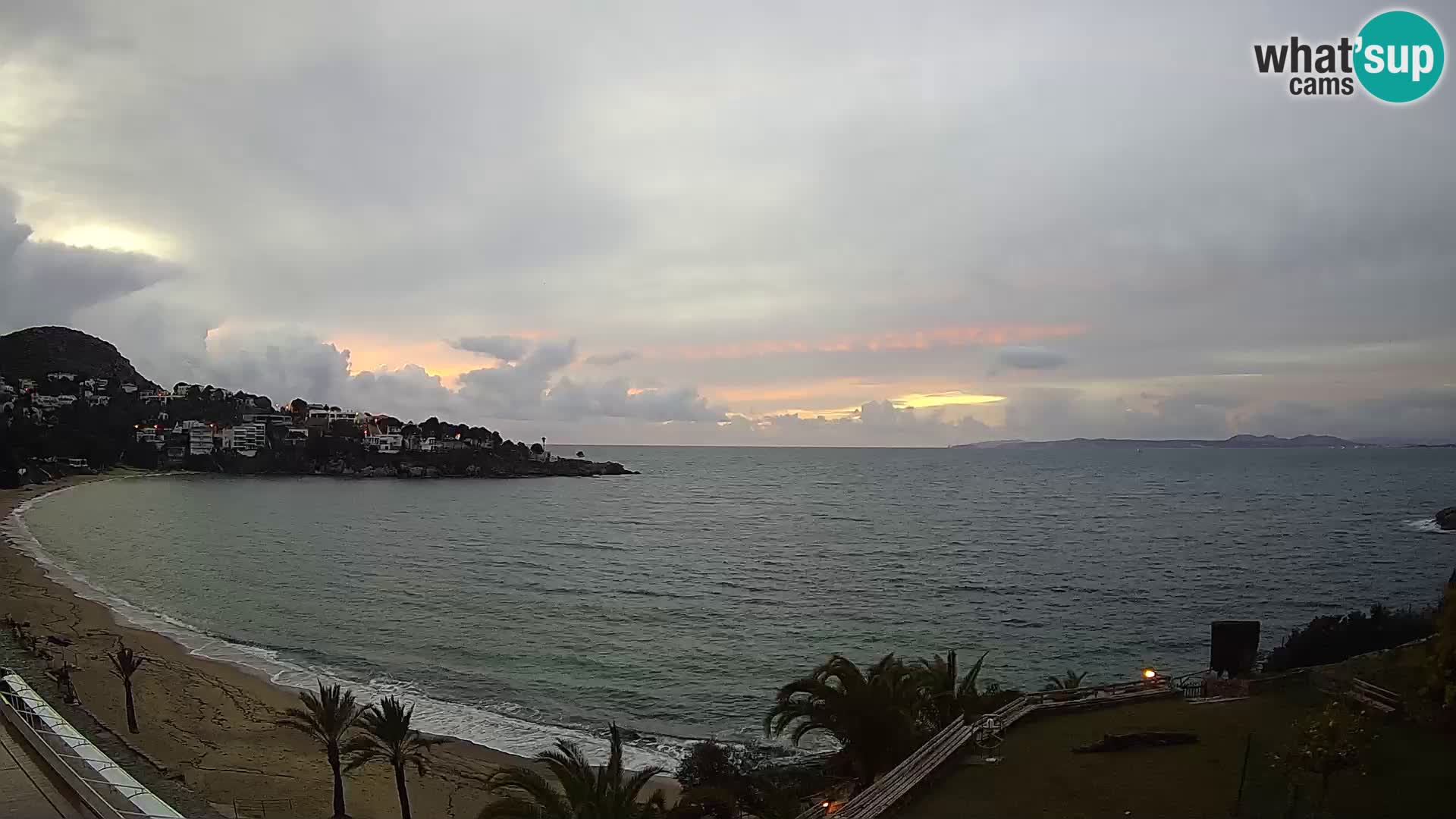 Platja de l’Almadrava beach Live Webcam Roses – Costa Brava – Spain