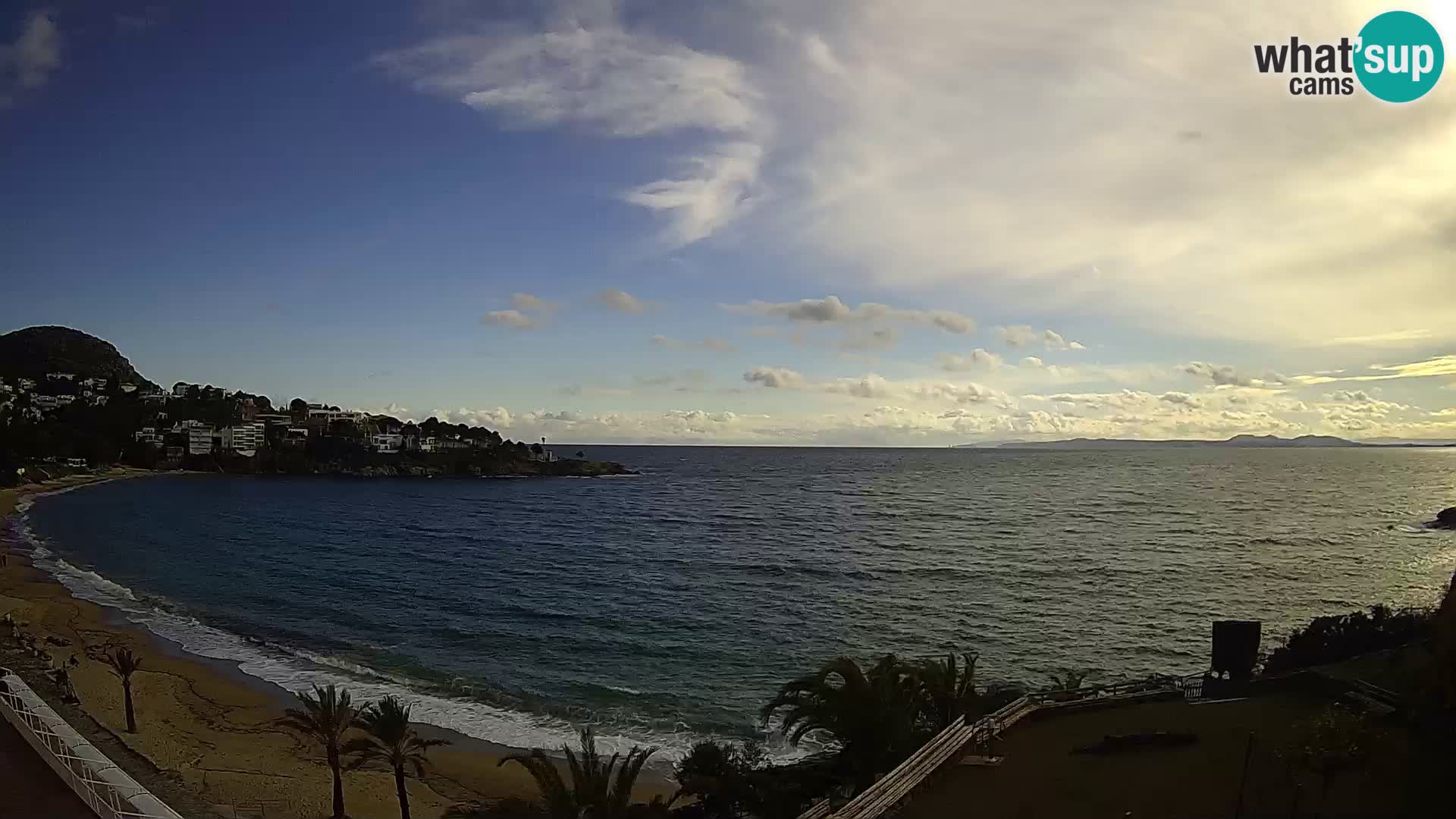 Platja de l’Almadrava beach Live Webcam Roses – Costa Brava – Spain