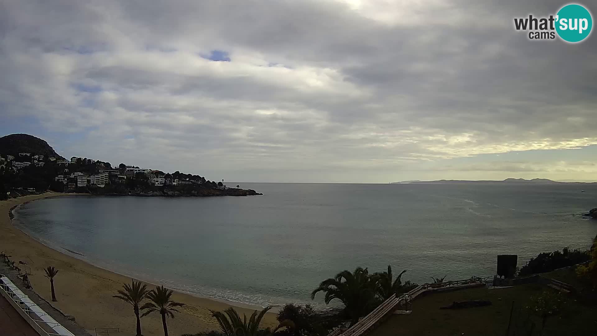 Platja de l’Almadrava beach Live Webcam Roses – Costa Brava – Spain