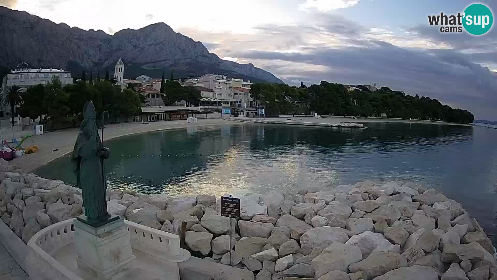 Webcam Baška Voda – Saint Nikola and beach