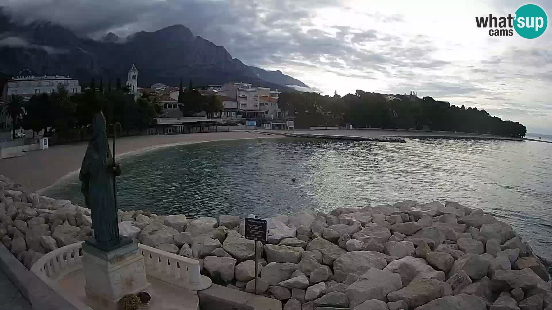 Spletna kamera Baška Voda – Sv. Nikola in plaža