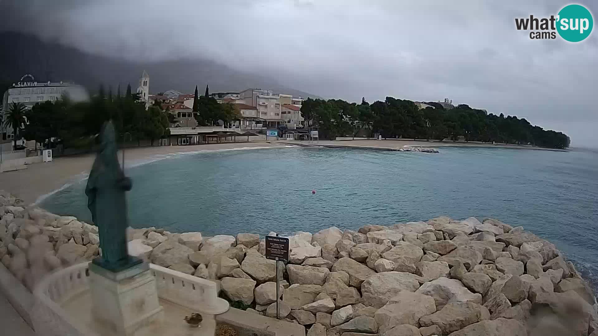 Spletna kamera Baška Voda – Sv. Nikola in plaža