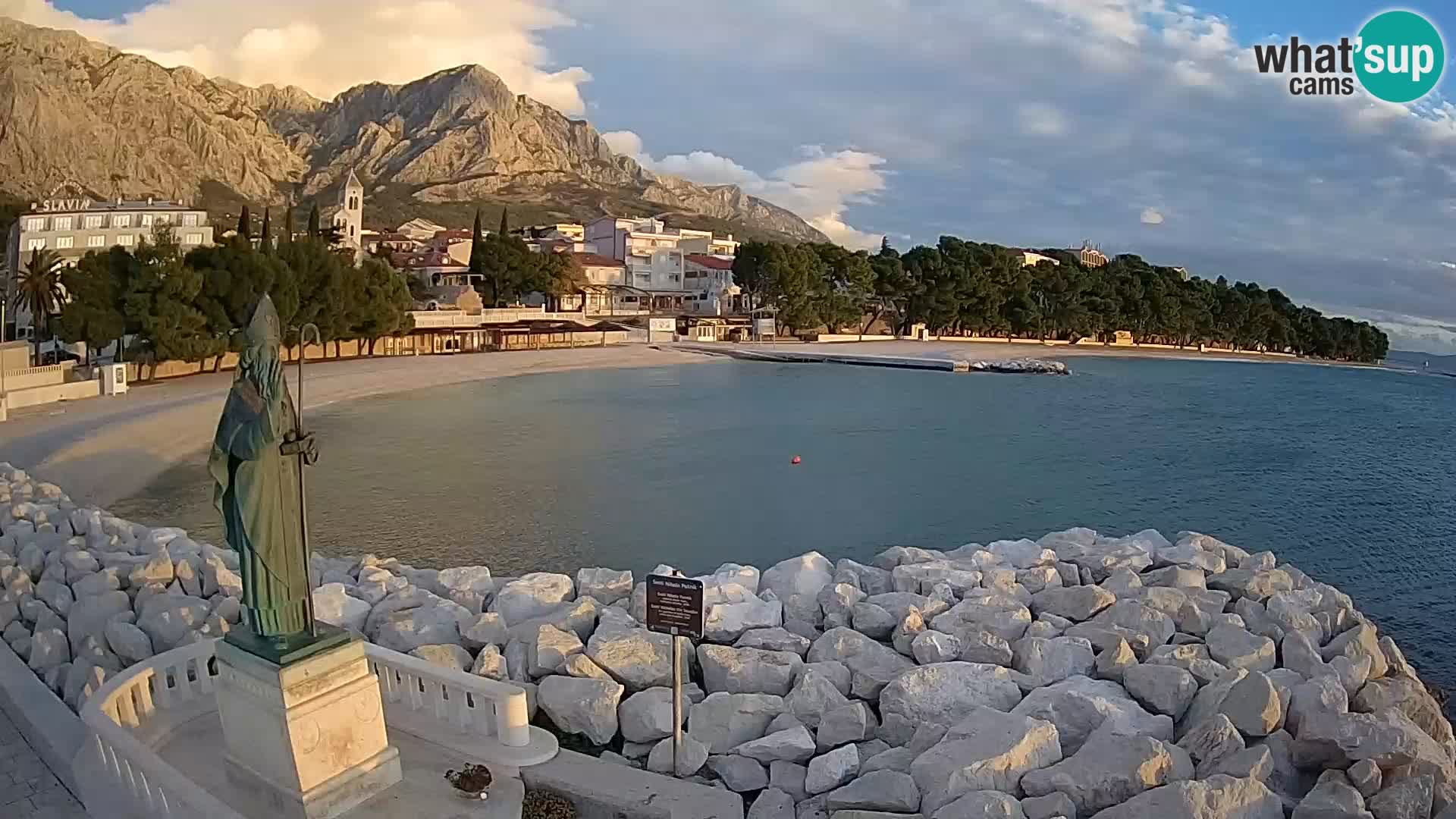 Spletna kamera Baška Voda – Sv. Nikola in plaža