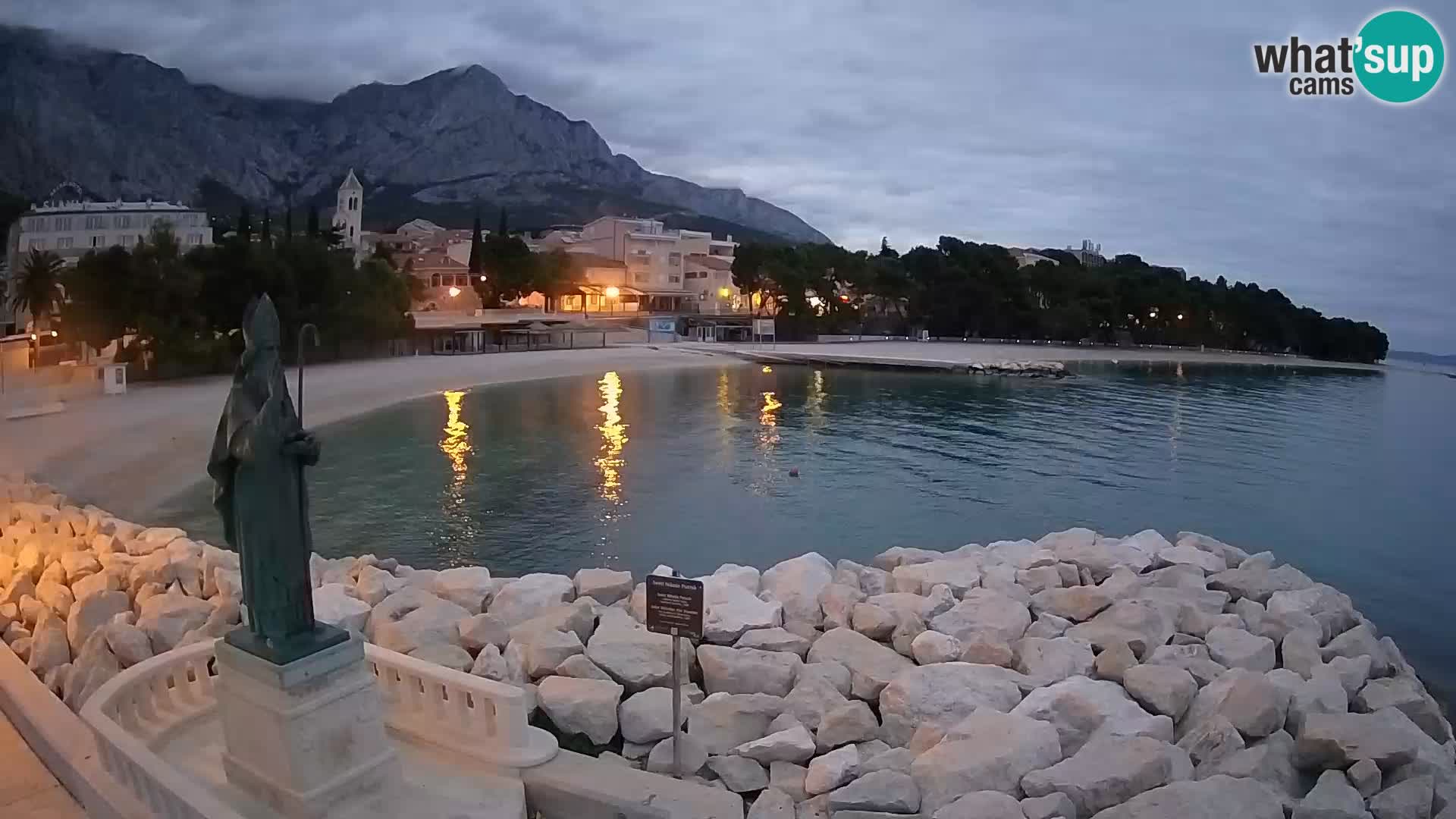 Spletna kamera Baška Voda – Sv. Nikola in plaža