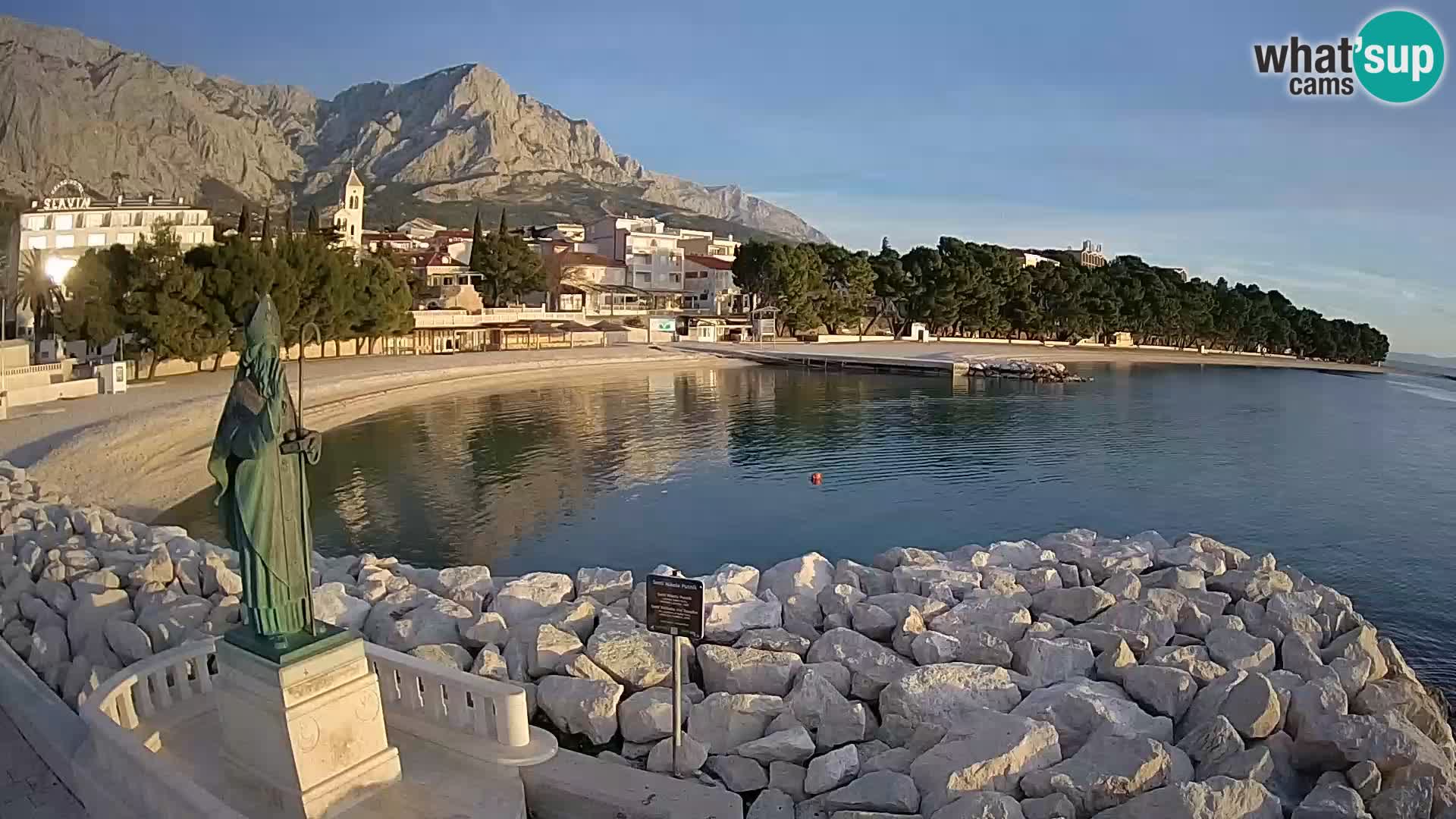 Spletna kamera Baška Voda – Sv. Nikola in plaža