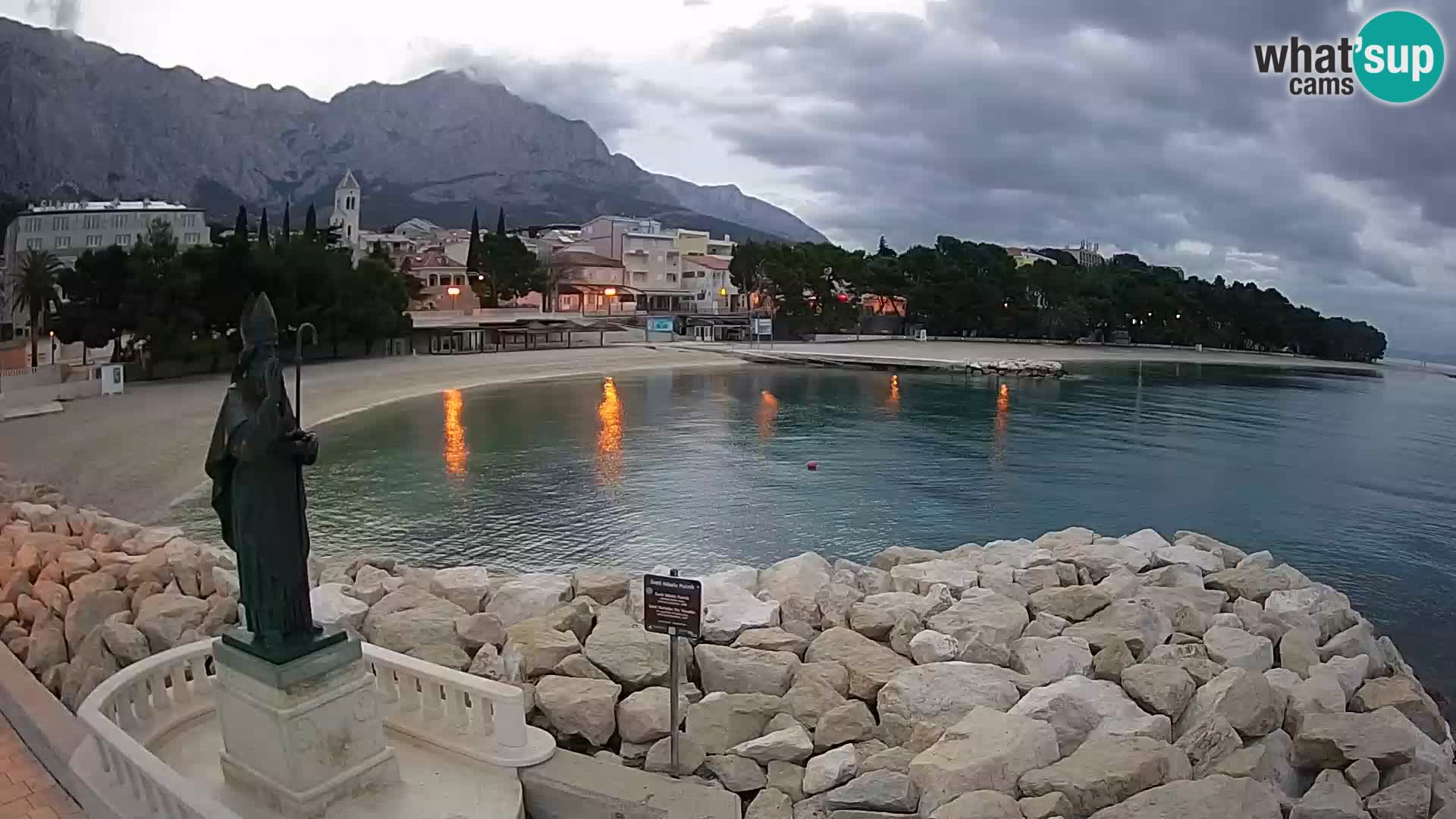 Spletna kamera Baška Voda – Sv. Nikola in plaža